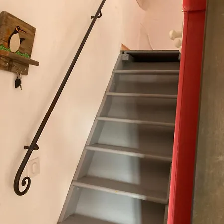 Mezzanine Au Centre Tous Pres Du Port Antibes